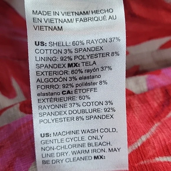 Chico's BRIGITTE SO SLIMMING FEATHER SKORT Sze 1 Medium 8 Red Pink Skirt - Picture 7 of 10